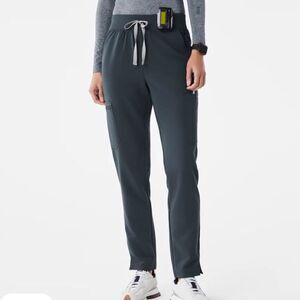 NWOT BUNDLE Figs Yola scrub pants skinny straight Casma top